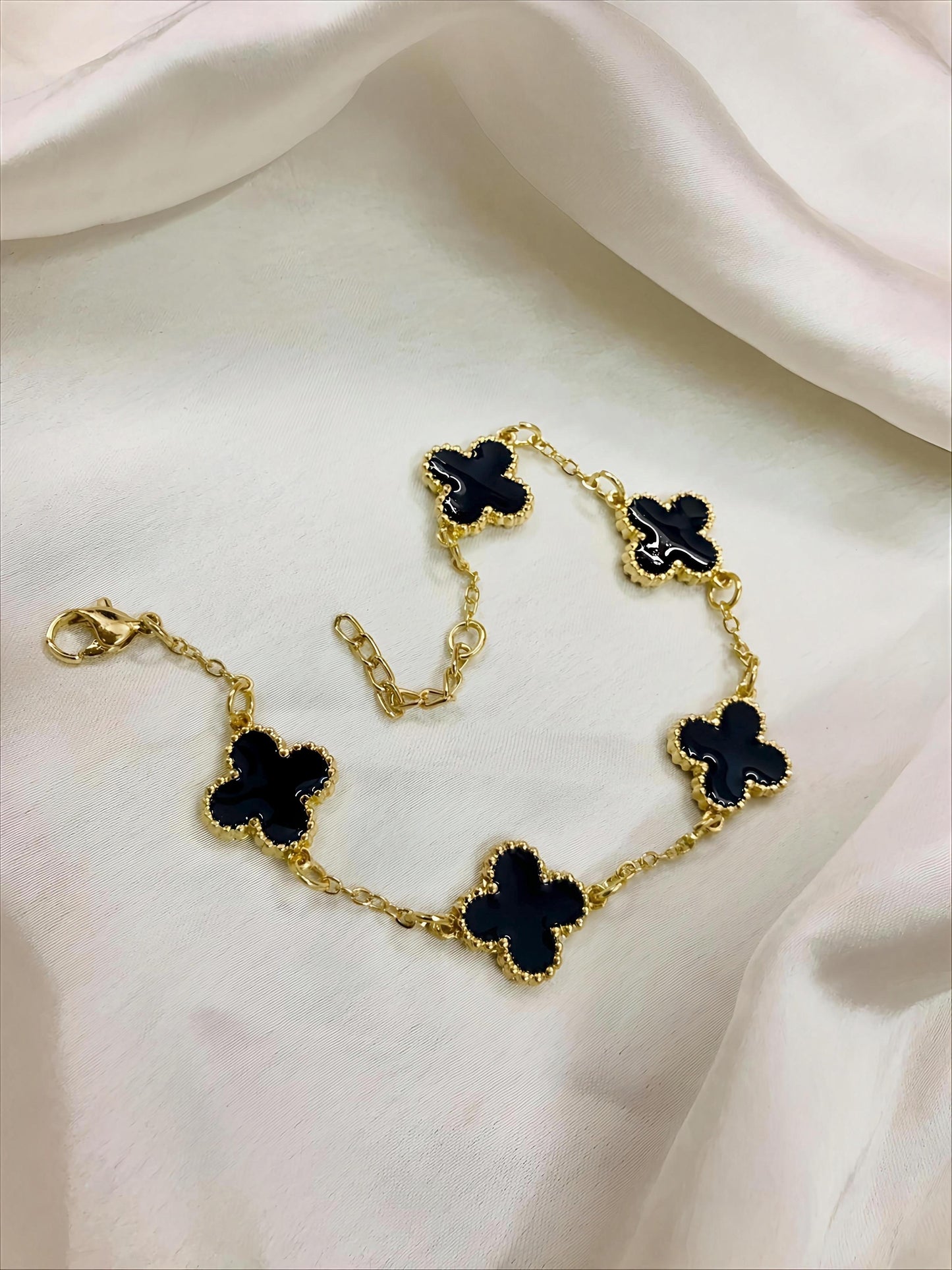 Elegant Black Clover Bracelet