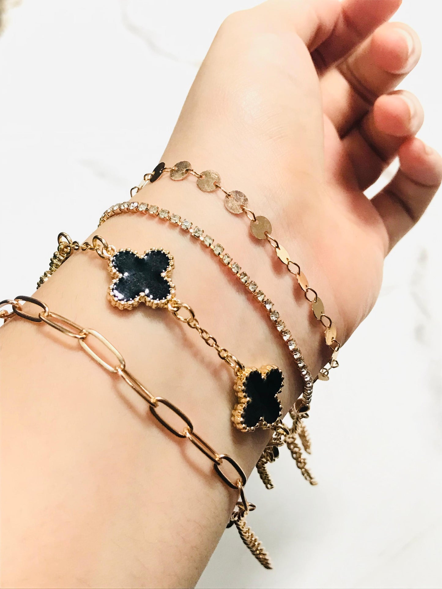 Set of 4 Delicate bracelets Black/Bronze-gold