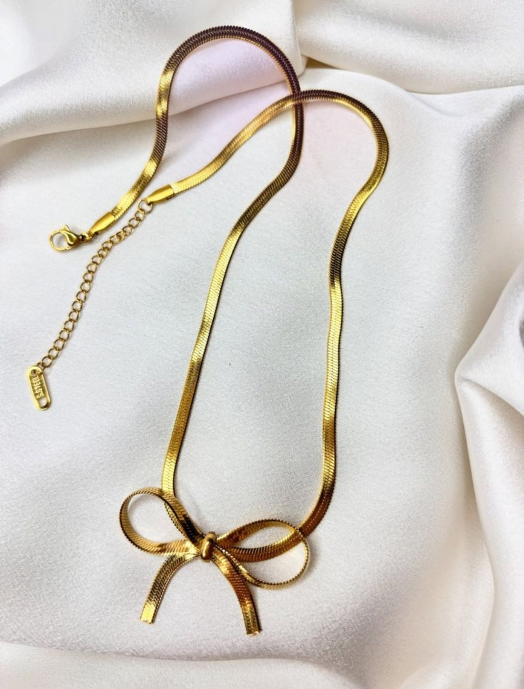 18k Elegant Bowknot Snake Chain Necklace – Gold Finish